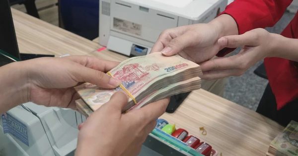 Lãi vay tiêu dùng tăng mạnh