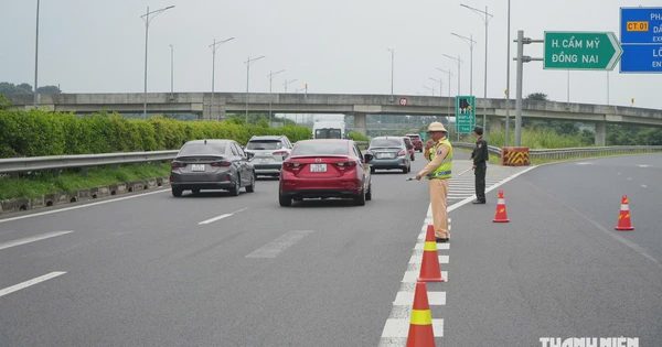 Lái xe đường dài, chọn cao tốc hay quốc lộ?