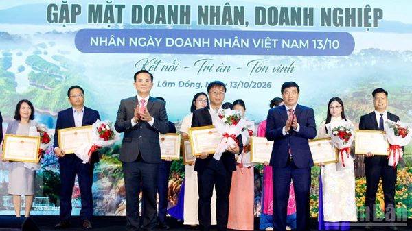 Lâm Đồng cam kết đồng hành cùng doanh nghiệp “thắp lửa vươn xa”