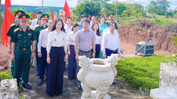 Lâm Đồng: Dâng hương kỷ niệm 66 năm Ngày khai thông đường hành lang chiến lược bắc-nam