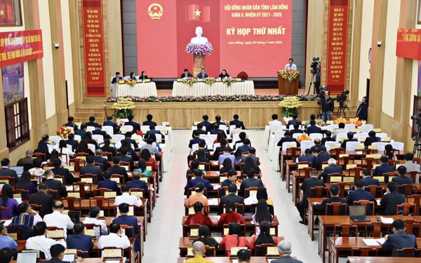 Lâm Đồng: 'Hoàn thành tốt nhiệm vụ 3 năm' nhưng được nghỉ theo Nghị định 178 vì 'không đáp ứng'