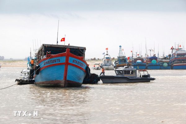 Lâm Đồng: Liên tiếp 2 tàu cá bị chìm, 8 ngư dân được cứu