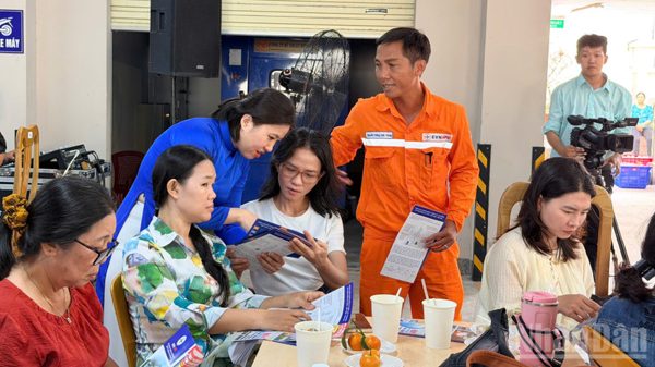 Lâm Đồng: Người dân phường Phan Thiết đối thoại với ngành điện