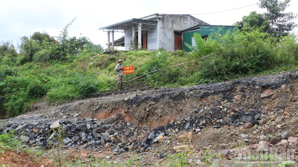 Lâm Đồng: Sụt trượt tiếp giáp khu vực thi công đường Đạo Nghĩa-Quảng Khê