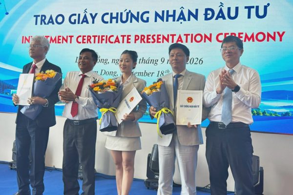 Lâm Đồng trao chứng nhận đầu tư 3 dự án 630 tỷ đồng vào khu công nghiệp
