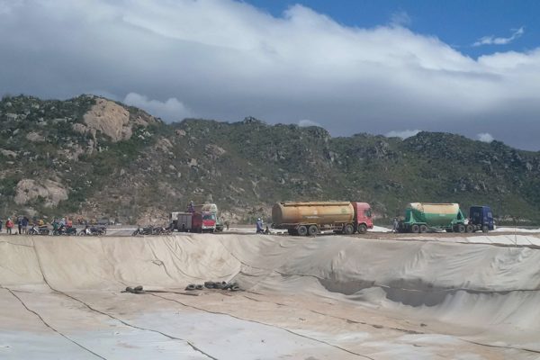 Lâm Đồng yêu cầu các đơn vị ở Vĩnh Tân dừng bốc dỡ than khi có lốc xoáy