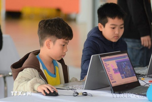 Lạm dụng AI có thể làm suy giảm khả năng tư duy độc lập và kết nối xã hội