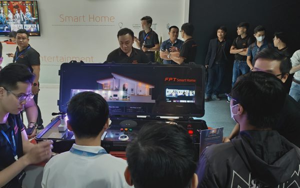 Làm gì để startup Việt không phải sang Singapore?