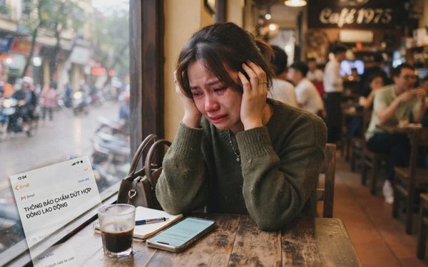 Làm gì để vượt qua cảm xúc tiêu cực sau khi mất việc?
