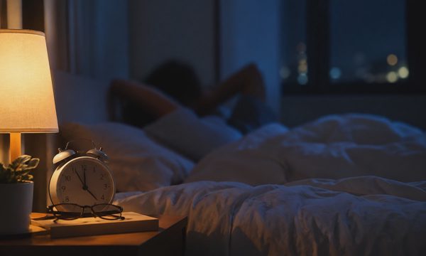 Làm gì khi trằn trọc, khó ngủ?