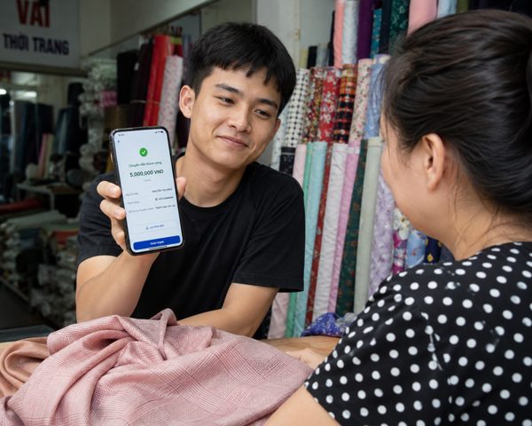 Làm giả ảnh chuyển khoản, gã trai chiếm đoạt 13 tỷ của nữ tiểu thương chợ Ninh Hiệp