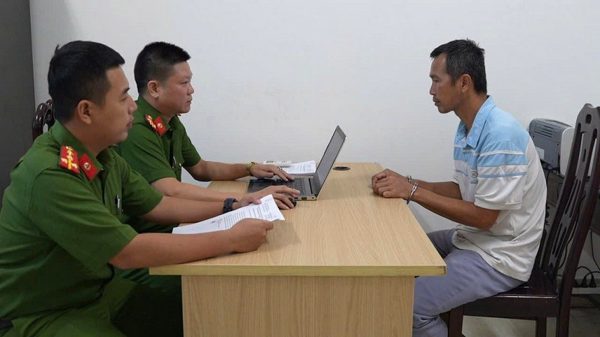 Làm giả giấy tờ thửa đất rồi bán cho nhiều người