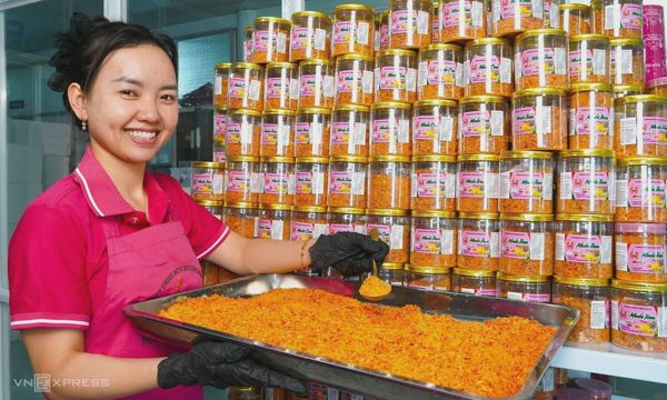 Làm muối cua Cà Mau doanh thu 3 tỷ đồng mỗi năm