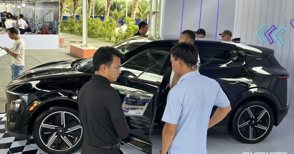 Lần đầu mua ô tô: Các thủ tục để xe lăn bánh người mua cần biết
