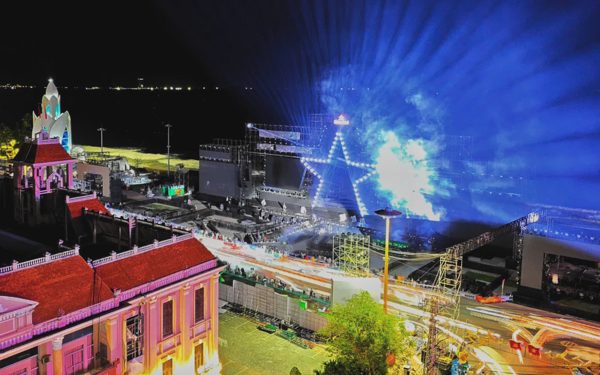 Lần đầu tiên Khánh Hòa tổ chức lễ hội Trung thu, hàng ngàn lồng đèn thắp sáng vịnh Nha Trang