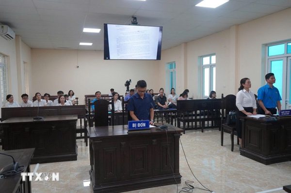 Lần đầu xét xử vụ kiện công ích, yêu cầu nộp tiền nợ Bảo hiểm xã hội