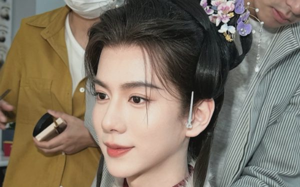 'Lan Hương như cố' gây sốt với màn nam giả nữ