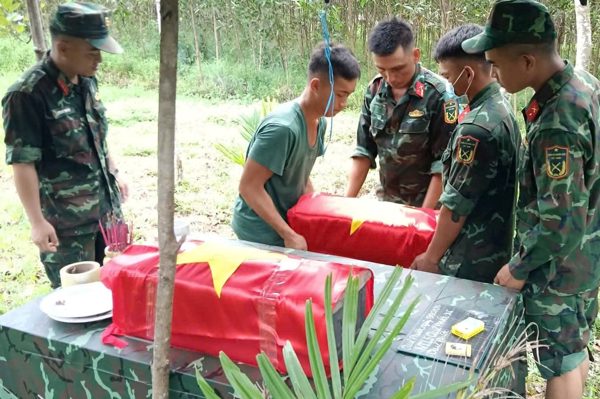 Lần theo ký ức của hai cụ ông, tìm thấy 3 hài cốt liệt sĩ ở Đà Nẵng