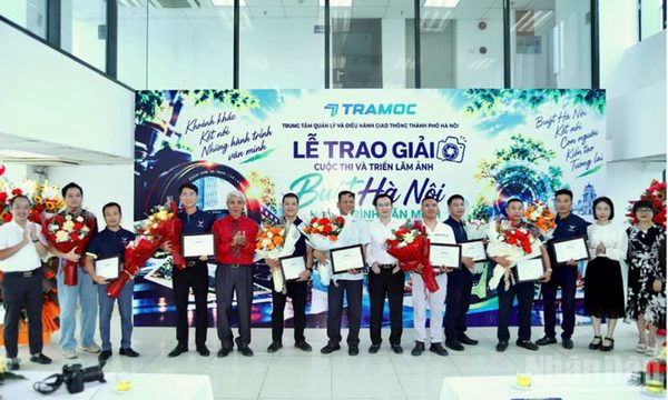 Lan tỏa hình ảnh đẹp, hành vi văn minh trên những chuyến xe buýt Thủ đô