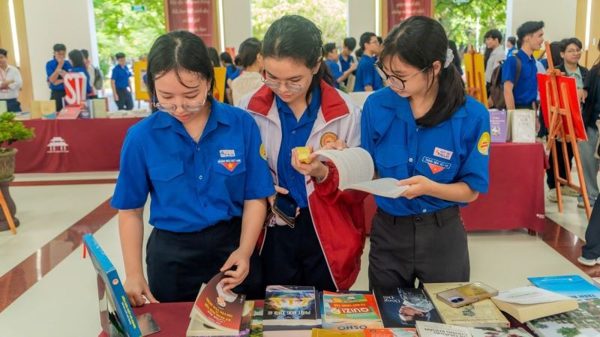 Lan tỏa văn hóa đọc trong thanh niên tại Huế