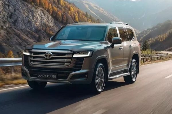 Land Cruiser Hybrid vừa ra mắt đã gây sốt, Toyota vẫn dẫn đầu