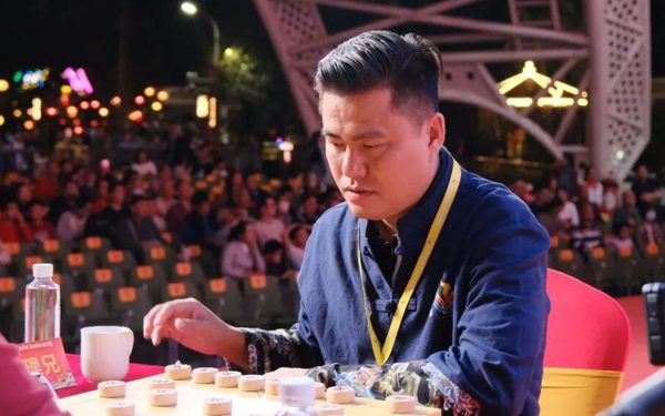 Làng cờ Trung Quốc bất bình thay cho Lại Lý Huynh