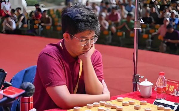Làng cờ tướng Trung Quốc ngao ngán với 'kỳ vương tệ nhất lịch sử'