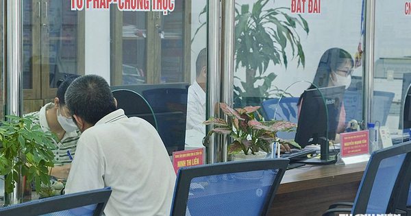 Lăng kính bạn đọc: Giữ công chứng nhưng cần thuận lợi cho người dân
