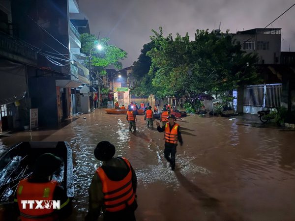 Lạng Sơn di dời toàn bộ người dân vùng ngập sâu ven sông Kỳ Cùng