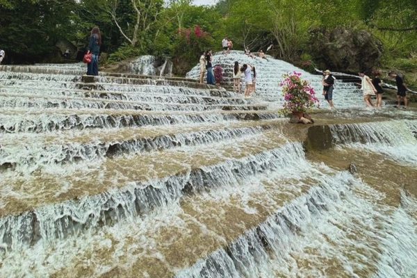 Lạng Sơn: Du khách tử vong khi cứu con giữa dòng nước xiết ở thác Tiên Nữ