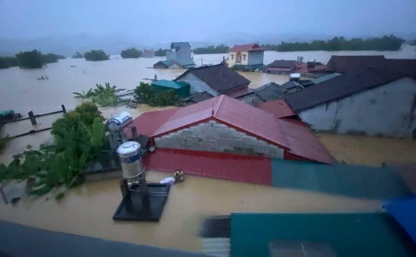 Lạng Sơn: Nước sông Kỳ Cùng dâng cao, khu dân cư ở Thất Khê ngập tận mái nhà