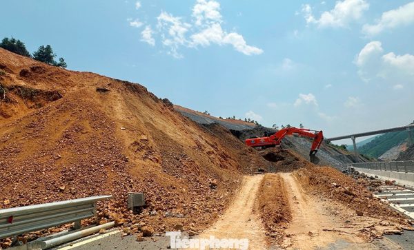 Lạng Sơn phê bình nhiều xã, phường chậm giải phóng mặt bằng dự án cao tốc Hữu Nghị - Chi Lăng