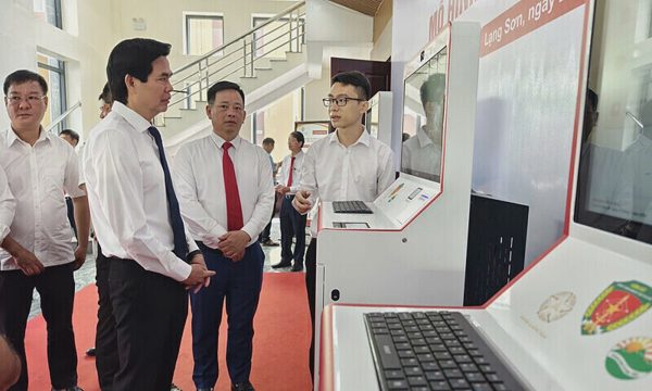 Lạng Sơn thí điểm 'Trạm dịch vụ công số' tại 10 xã, phường