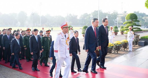 Lãnh đạo Đảng, Nhà nước và đại biểu Quốc hội vào Lăng viếng Chủ tịch Hồ Chí Minh
