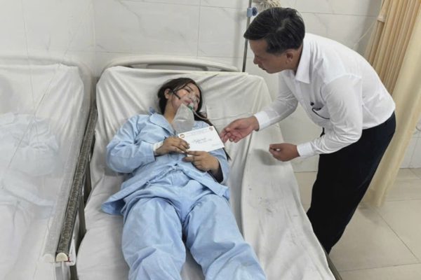 Lãnh đạo địa phương thăm hỏi, hỗ trợ nạn nhân vụ cháy khách sạn ở TPHCM