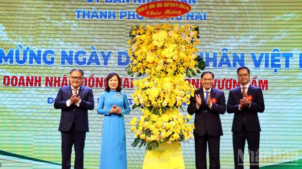 Lãnh đạo Đồng Nai cam kết đồng hành cùng doanh nghiệp phát triển