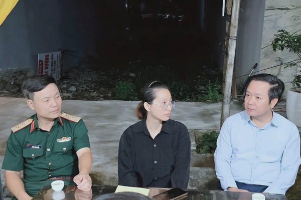 Lãnh đạo Hưng Yên, Quân khu 3 thăm thân nhân thiếu tá quên mình cứu người