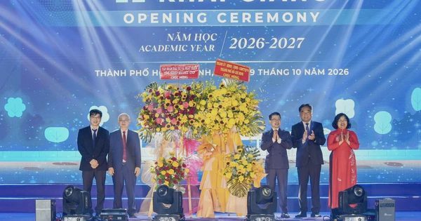 Lãnh đạo TP.HCM dự khai giảng năm học mới tại EIU
