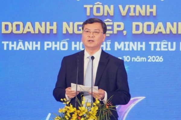 Lãnh đạo TPHCM yêu cầu chấm dứt cảnh doanh nghiệp đi lòng vòng vì thủ tục