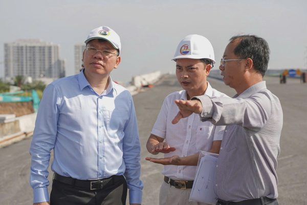 Lãnh đạo TPHCM yêu cầu thông xe Vành đai 3 phía Đông trong tháng 11