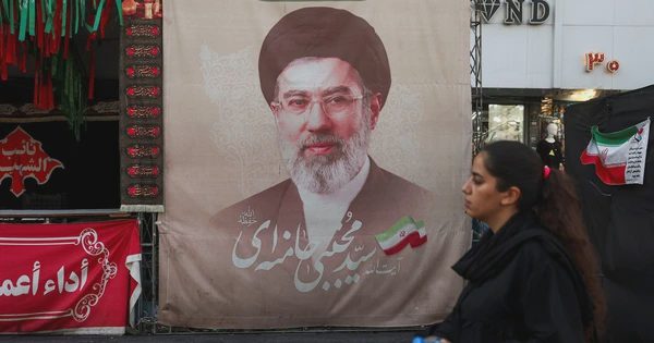 Lãnh tụ tối cao Iran Mojtaba Khamenei xuất hiện trong video mới