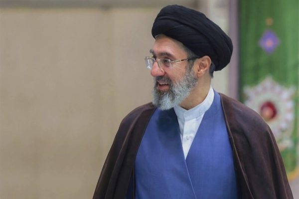 Lãnh tụ Tối cao Iran ra chỉ thị cứng rắn cho quân đội