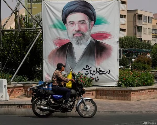Lãnh tụ tối cao Iran tuyên bố Mỹ sẽ bị đẩy khỏi Trung Đông sau khi hứng đòn đau