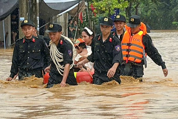 Lào Cai cảnh báo mưa trên 120mm, sẵn sàng sơ tán dân khỏi vùng nguy hiểm