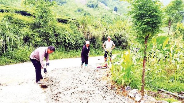 Lào Cai đẩy nhanh tiến độ xây dựng đường giao thông nông thôn
