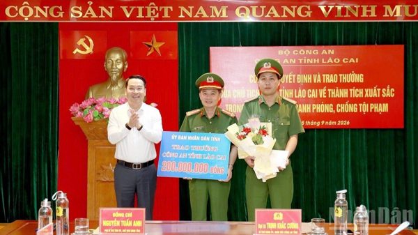 Lào Cai khen thưởng Ban chuyên án triệt phá băng nhóm tội phạm xuyên quốc gia