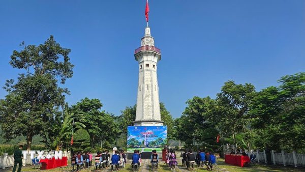 Lào Cai: Những tiết học ý nghĩa ở nơi phên giậu Tổ quốc
