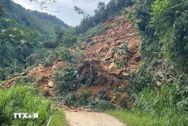 Lào Cai: Sạt lở trên 5.000m3 đất đá ở xã Tân Hợp, gần 40 hộ dân bị cô lập