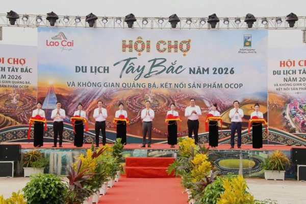 Lào Cai: Tinh hoa nông sản 10 tỉnh thành hội tụ tại không gian OCOP Tây Bắc