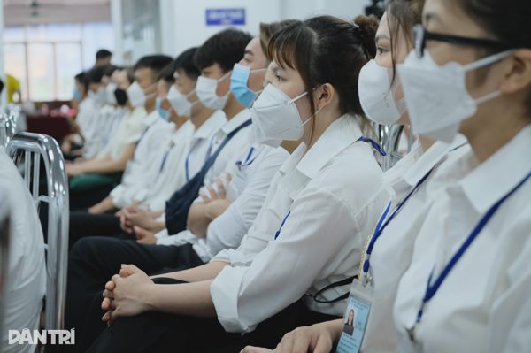 Lao động phải về nước trước hạn được hỗ trợ những gì?